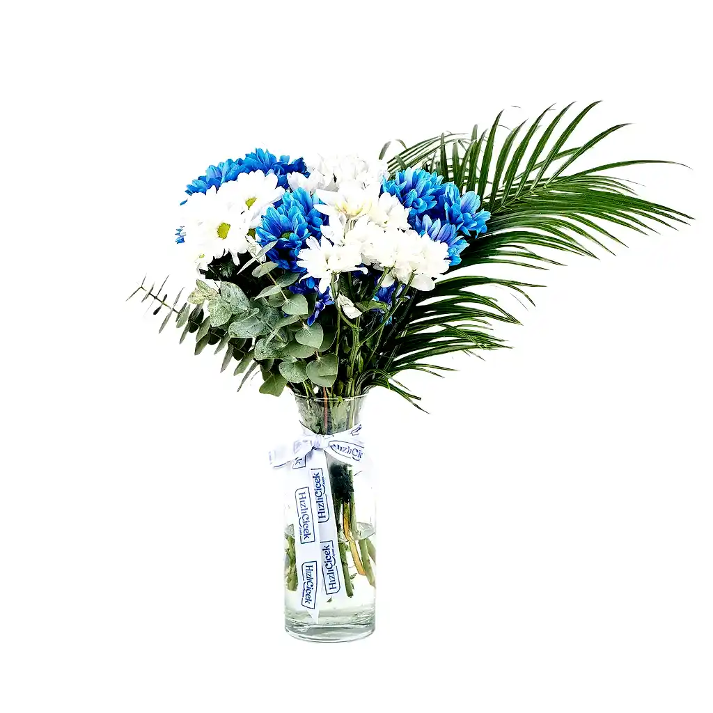 Vazoda Mavi ve Beyaz Papatyalar