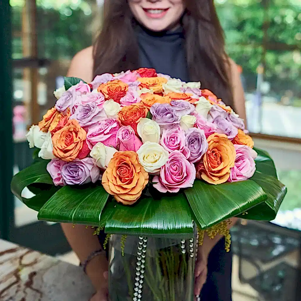 Vazoda Premium 101 Renkli Gül 