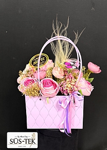 Çantada Yapay Çiçek Güzellik